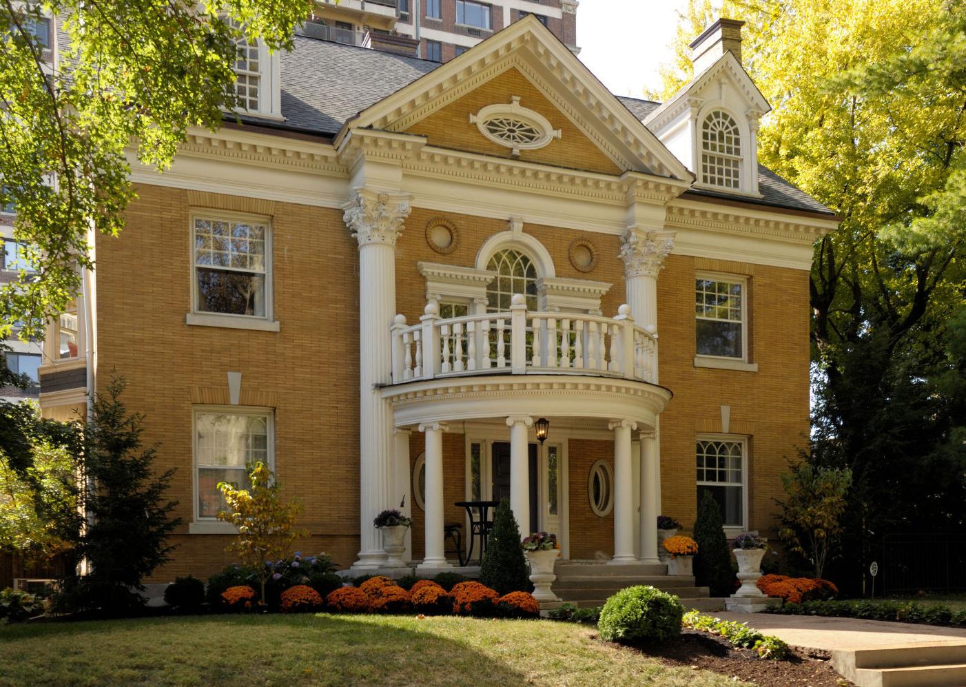 ln show house front